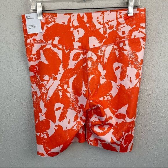NWT Nike Athletic Legging Shorts Size L - Picture 3 of 5